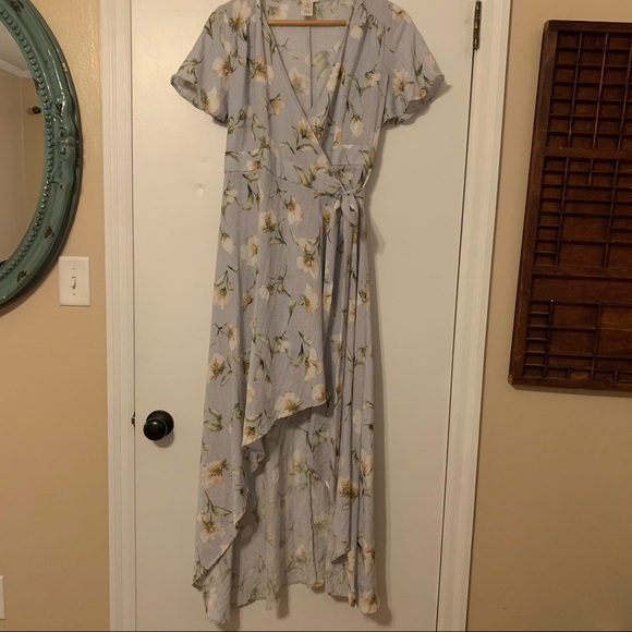 EUC Promesa Floral Wrap Dress Size Medium - Picture 12 of 13